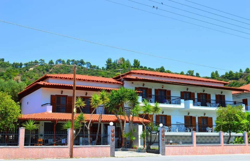 Delfino Hotel Mola Kalyva Exterior photo