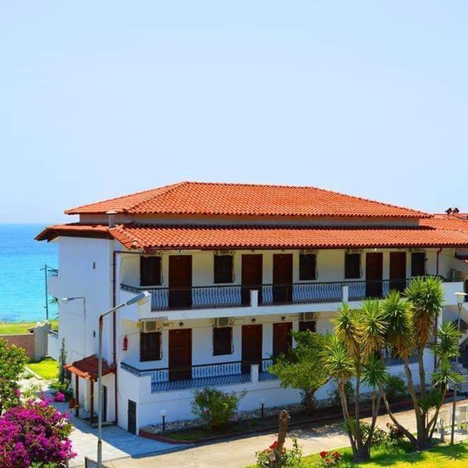 Delfino Hotel Mola Kalyva Exterior photo